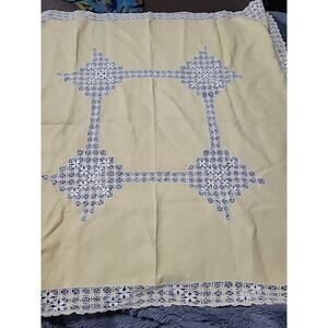 VTG Pale Yellow/ White Tablecloth Boho Cottage/ Granny Core 35 X 35